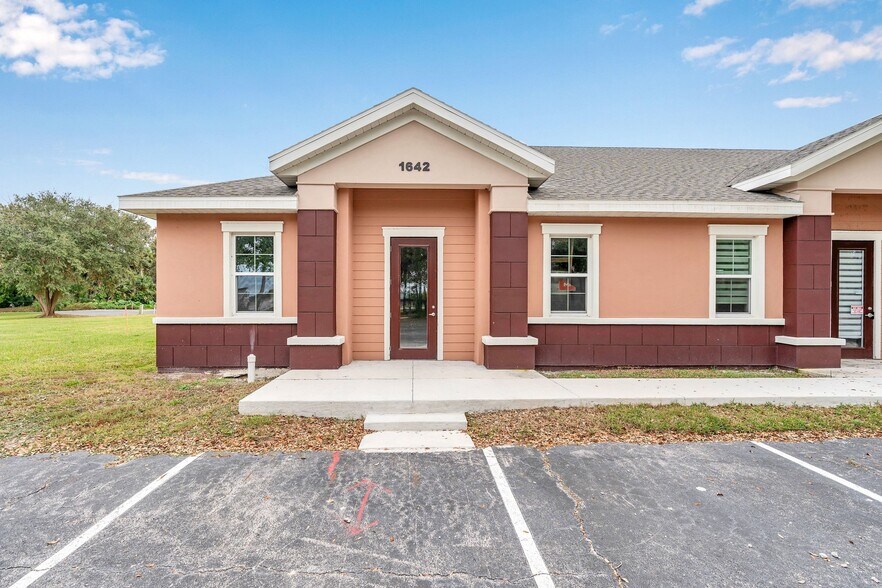 1640 Lexington Green Ln, Sanford, FL à louer - Photo du bâtiment - Image 2 de 25