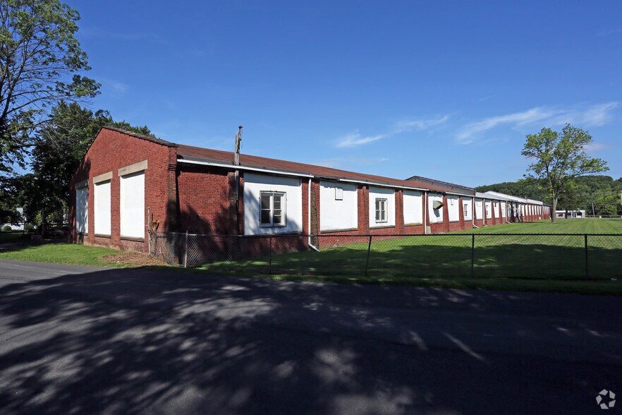 201 W Lincoln Hwy, Penndel, PA à vendre - Photo du bâtiment - Image 2 de 42