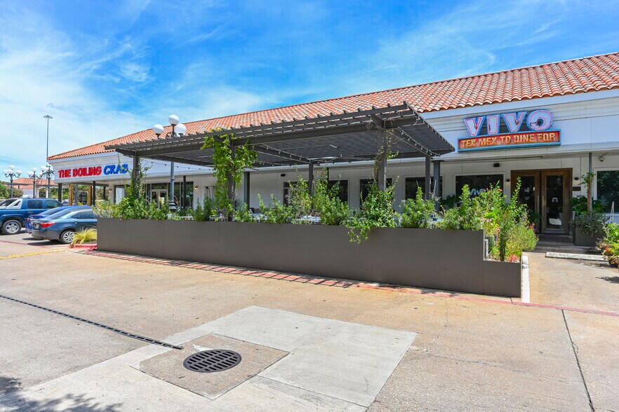 6406 N IH 35, Austin, TX à louer - Photo du bâtiment - Image 3 de 3