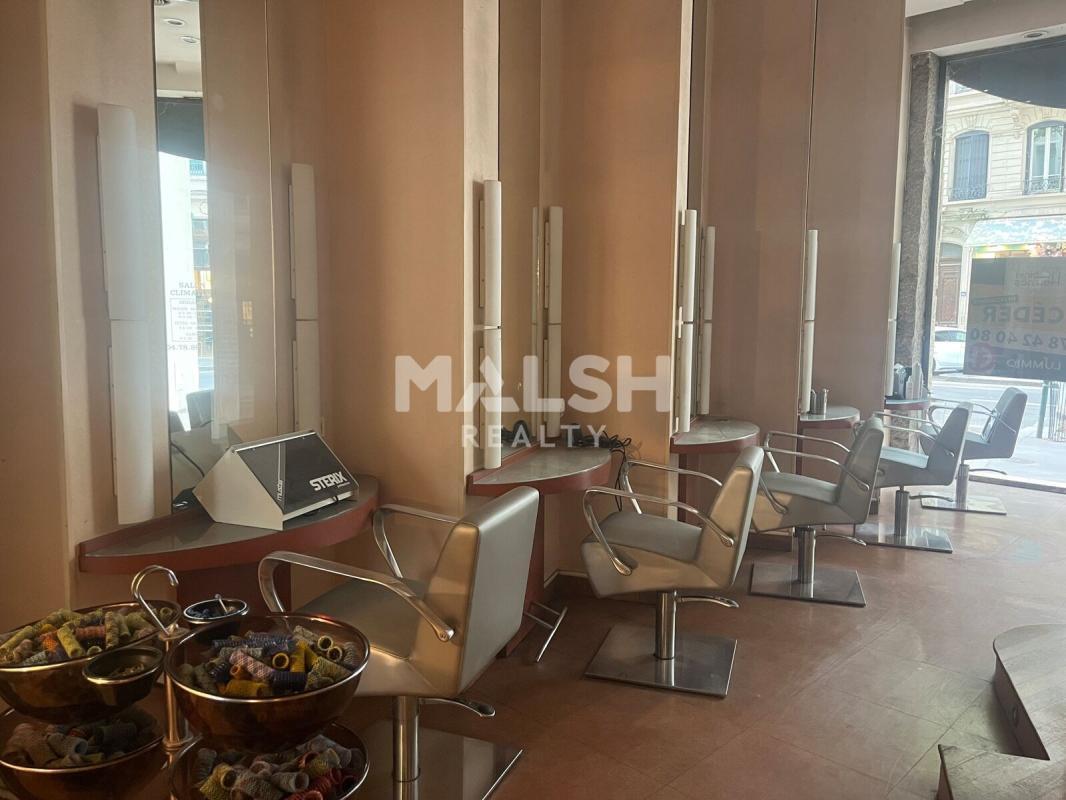 Retail in Lyon for lease Interior Photo- Image 1 of 9
