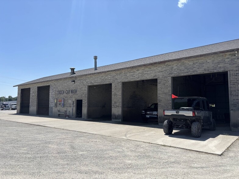 3000 Hoover Dr, Trenton, MO for sale - Building Photo - Image 2 of 8