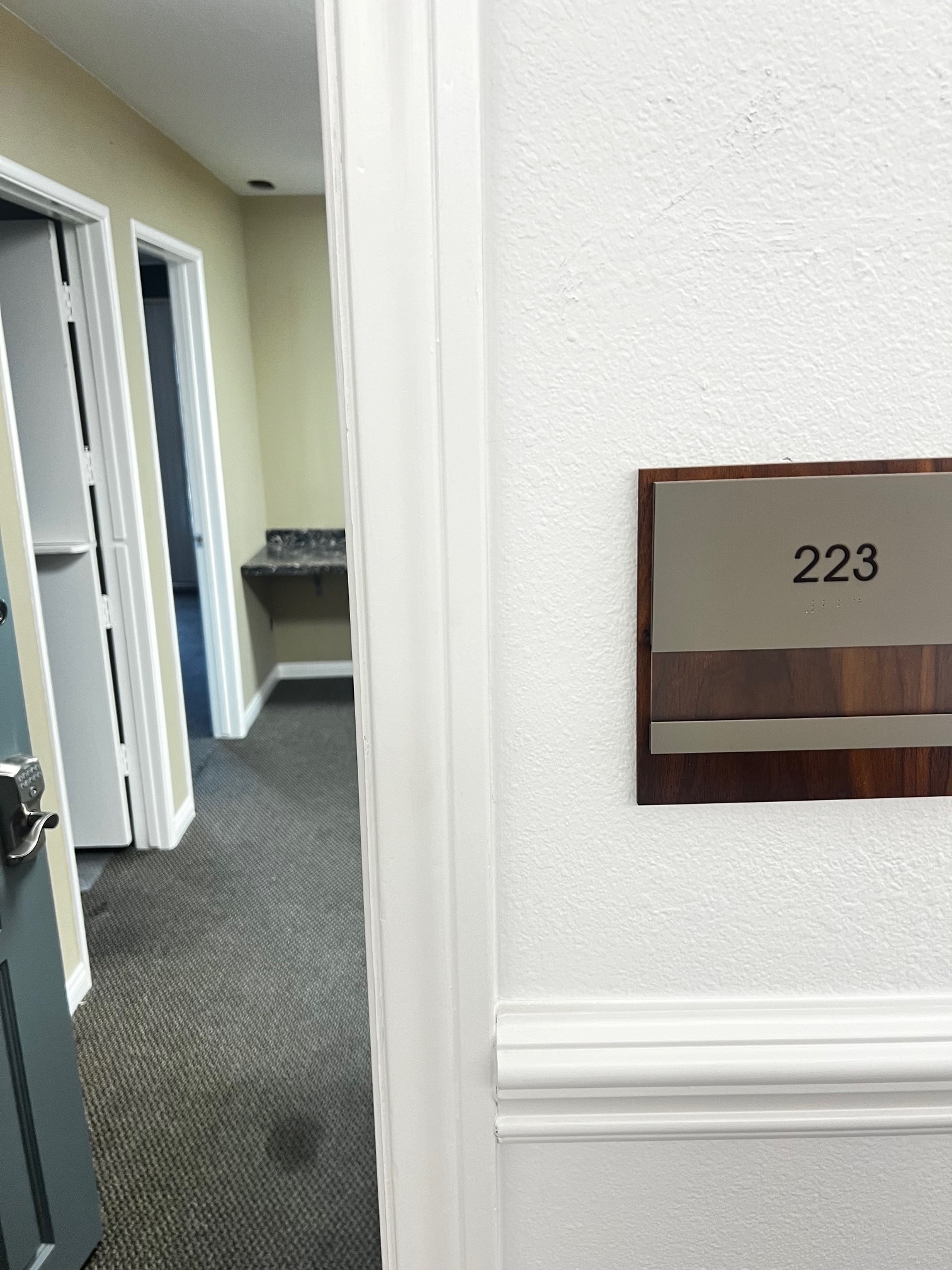 18582 Beach Blvd, Huntington Beach, CA à louer Photo intérieure- Image 1 de 2