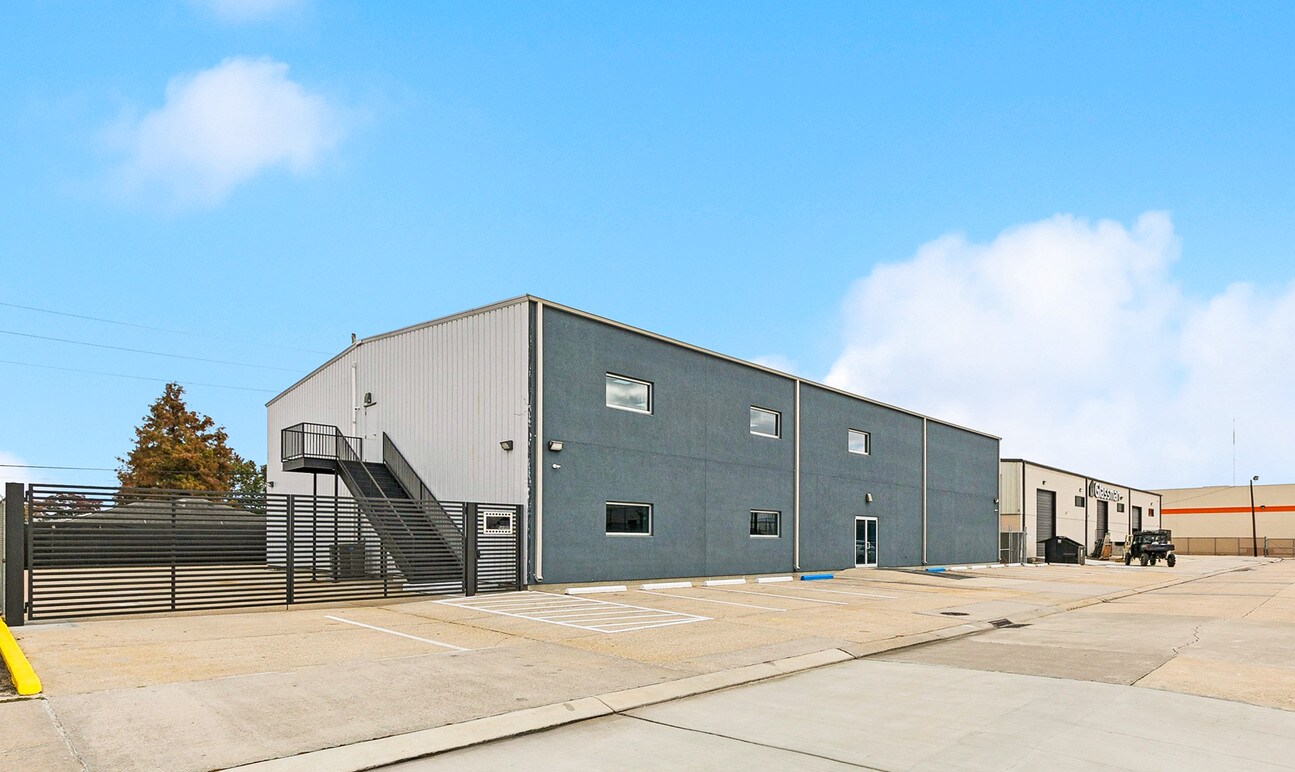 8411 Parc Pl, Chalmette, LA à vendre Photo du bâtiment- Image 1 de 58