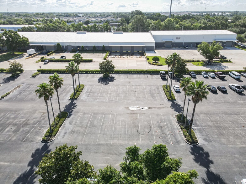 501-531 Codisco Way, Sanford, FL for lease - Building Photo - Image 3 of 8