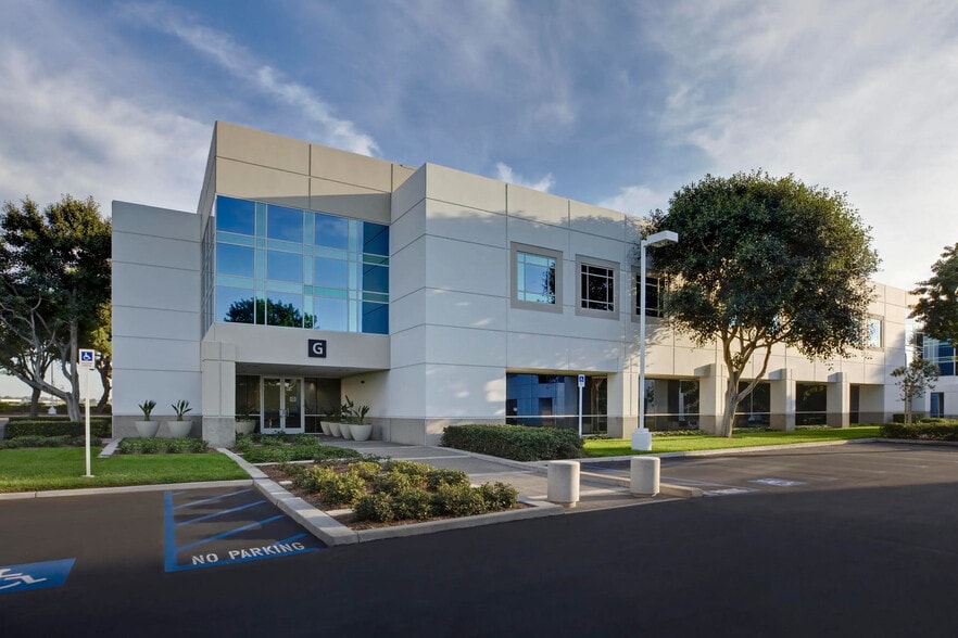 1 Technology Dr, Irvine, CA for lease - Building Photo - Image 3 of 3