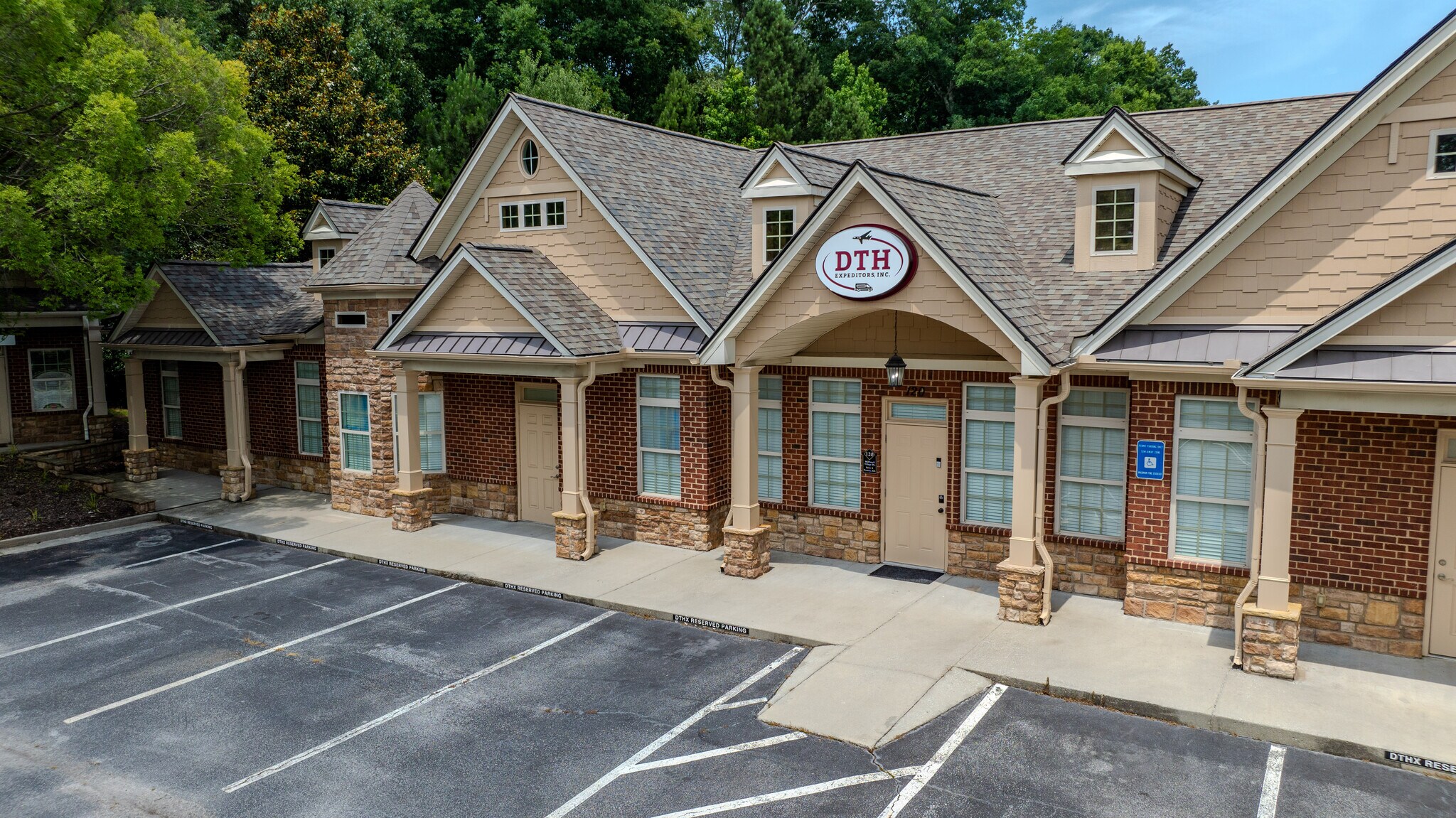 120 Millbrook Village Dr, Tyrone, GA à vendre Photo du bâtiment- Image 1 de 14
