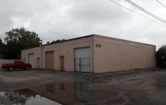 Plus de détails pour 3225 Fairfield Ave S, Saint Petersburg, FL - Industriel à louer