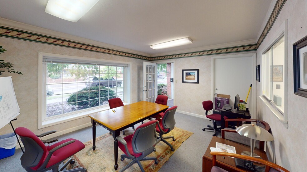 230 W Pennsylvania Ave, Southern Pines, NC à vendre - Photo du bâtiment - Image 3 de 6