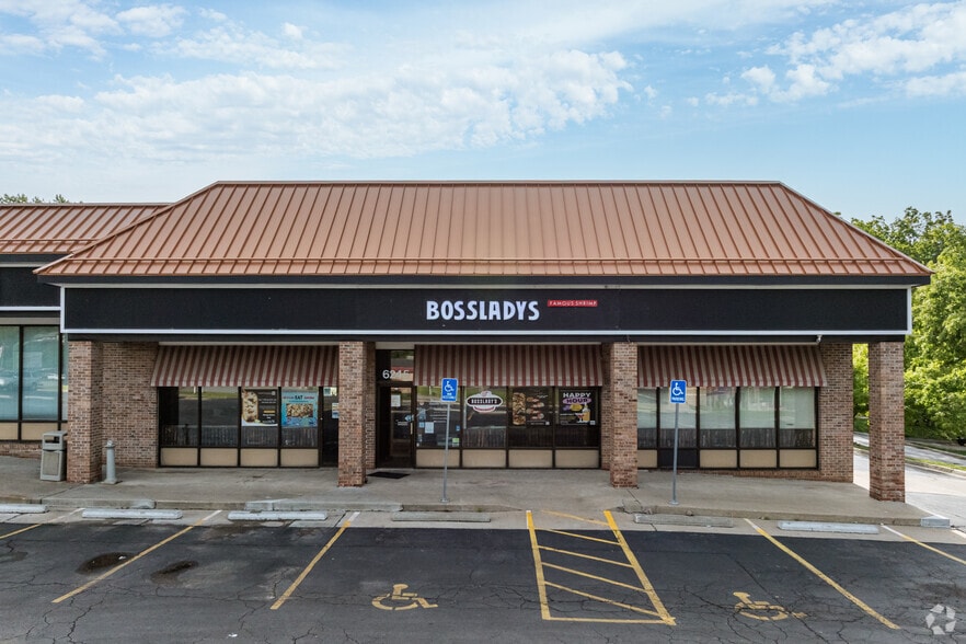 6289 N Oak Tfwy, Gladstone, MO for lease - Building Photo - Image 3 of 10