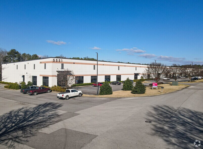 5551 Parkwest Dr, Bessemer, AL à louer - Photo du bâtiment - Image 1 de 9