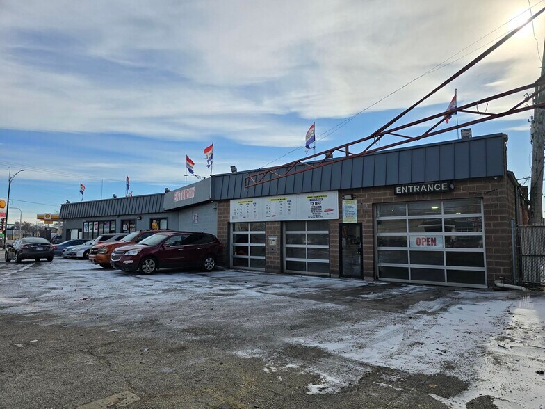 4801 W Grand Ave, Chicago, IL à vendre - Photo du bâtiment - Image 2 de 15