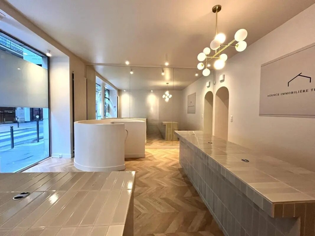 23 Rue Des Belles Feuilles, Paris for lease Interior Photo- Image 1 of 15