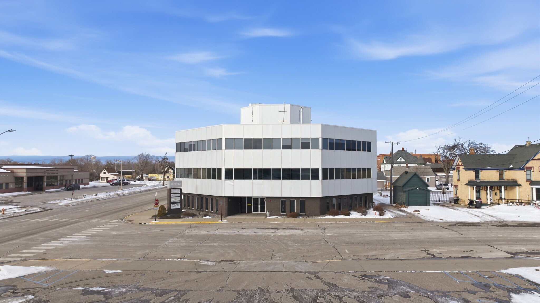 403 4TH St NW, Bemidji, MN for lease Primary Photo- Image 1 of 47