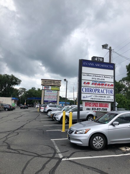 446-464 Chamberlain Ave, Paterson, NJ for lease - Building Photo - Image 2 of 3