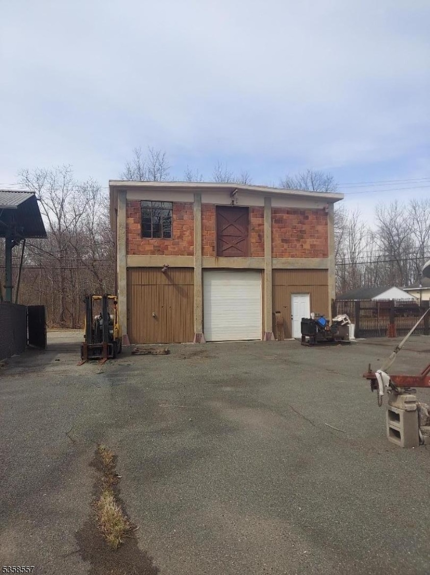 16 Flanders Rd, Netcong, NJ for sale Primary Photo- Image 1 of 22