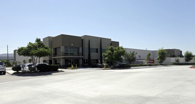 Plus de détails pour 13500 Marlay Ave, Fontana, CA - Industriel à louer