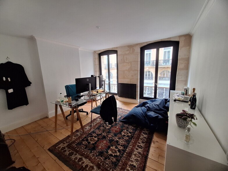 Office in Bordeaux for lease - Building Photo - Image 2 of 11