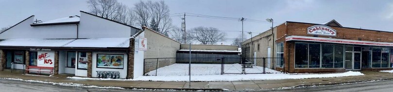 9633-9635 W Greenfield Ave, Milwaukee, WI for sale - Building Photo - Image 2 of 4
