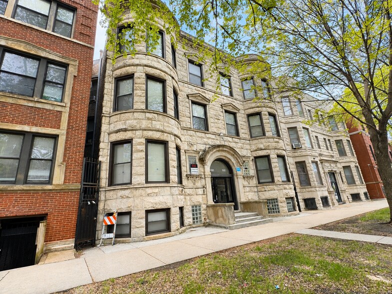 5610 S Michigan Ave, Chicago, IL à vendre - Photo du bâtiment - Image 2 de 10