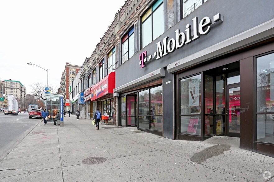 553-561 W 157th St, New York, NY for lease - Building Photo - Image 2 of 8