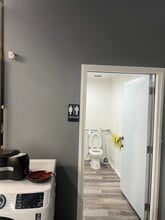 316 E 4th St, Perris, CA à louer Photo intérieure- Image 2 de 8