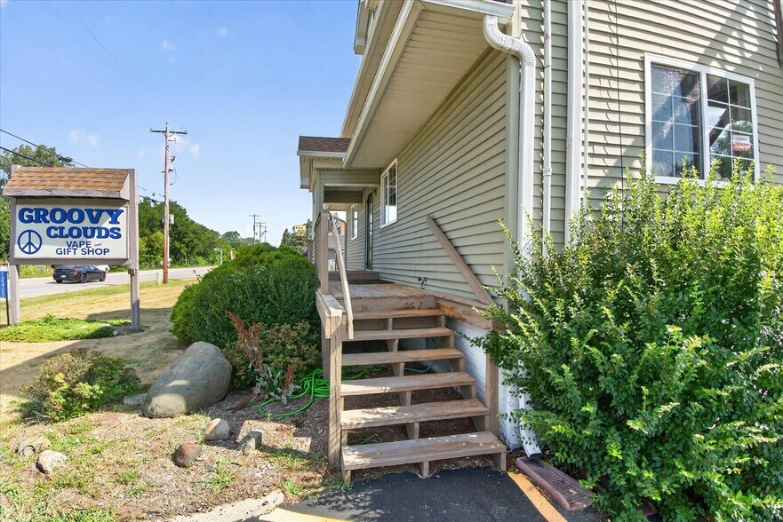 12425 Antioch Rd, Trevor, WI à vendre - Photo du bâtiment - Image 3 de 23