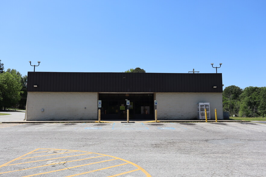 274 E Savannah St, Calhoun Falls, SC for sale - Building Photo - Image 2 of 6