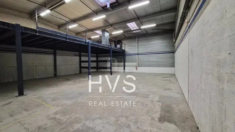 Flex in Vitrolles for lease Building Photo- Image 1 of 9