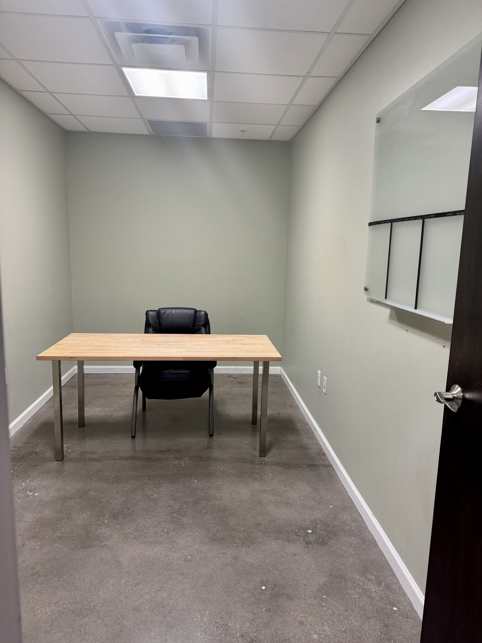 1680 Fruitville Rd, Sarasota, FL for lease Interior Photo- Image 1 of 1