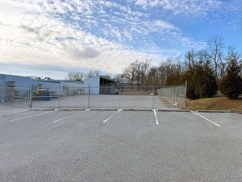 18043 W Oak Ridge Dr, Hagerstown, MD à louer - Photo du bâtiment - Image 3 de 3