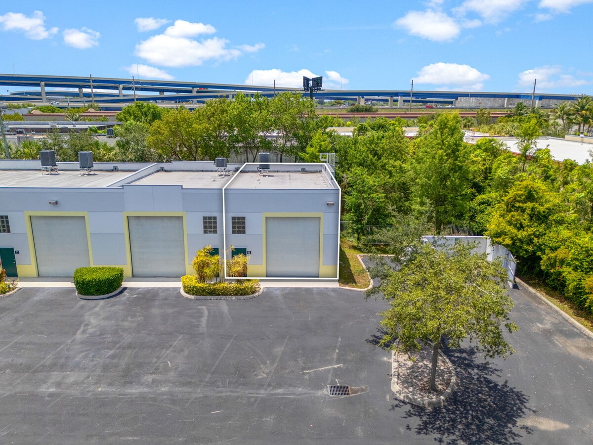 2937 Ravenswood Rd, Fort Lauderdale, FL 33312 - Unit 9 -  - Interior Photo - Image 1 of 21