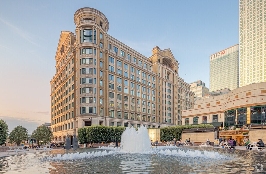 10 Cabot Sq, Londres à louer - Photo du bâtiment - Image 3 de 19