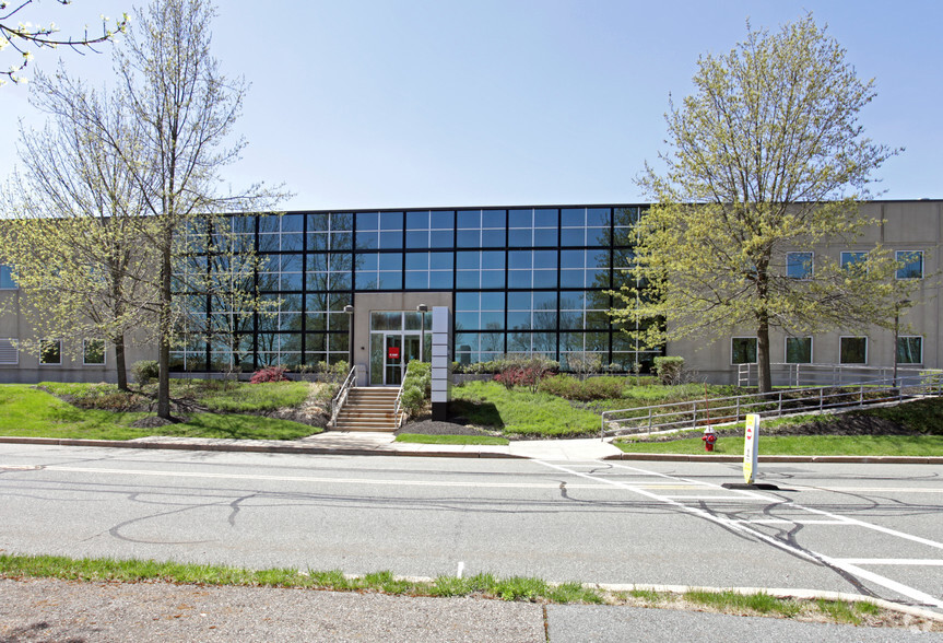 450 Clark Dr, Mount Olive, NJ for lease - Building Photo - Image 3 of 5