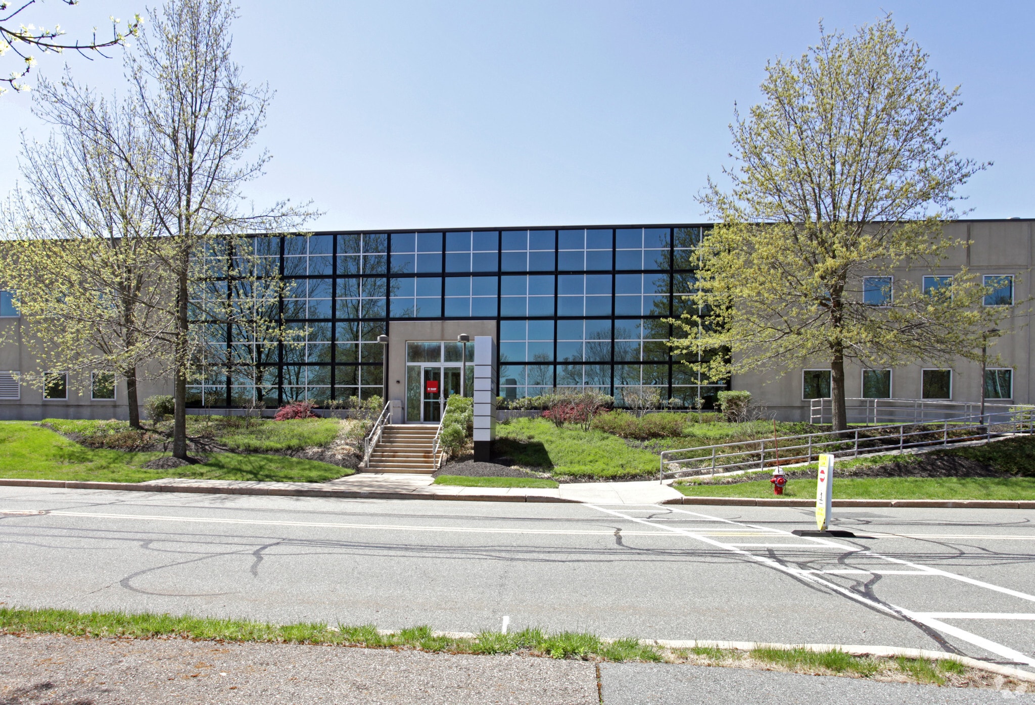 450 Clark Dr, Mount Olive, NJ for lease Primary Photo- Image 1 of 6