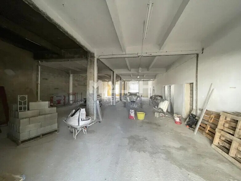 Local d'activités dans Saint-Fons à vendre - Photo du bâtiment - Image 2 de 13