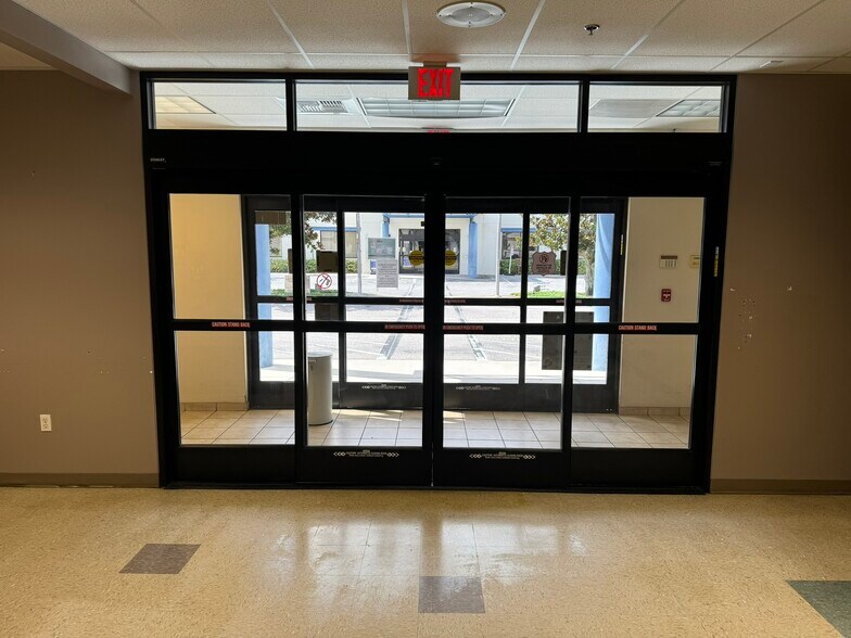 4231 S Pipkin Rd, Lakeland, FL à vendre - Photo du bâtiment - Image 3 de 10