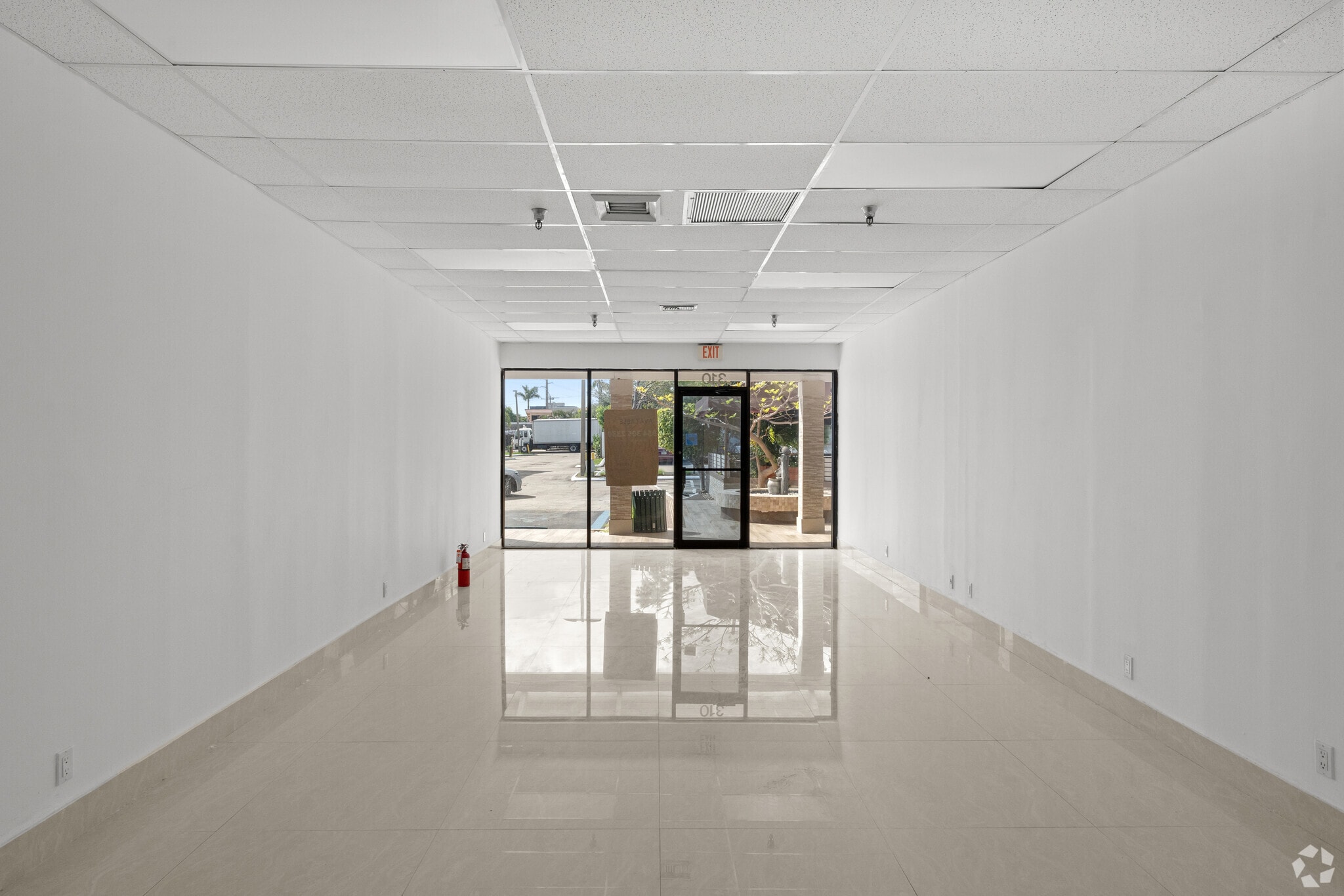 11575 US Route 1, Palm Beach Gardens, FL for lease Interior Photo- Image 1 of 3