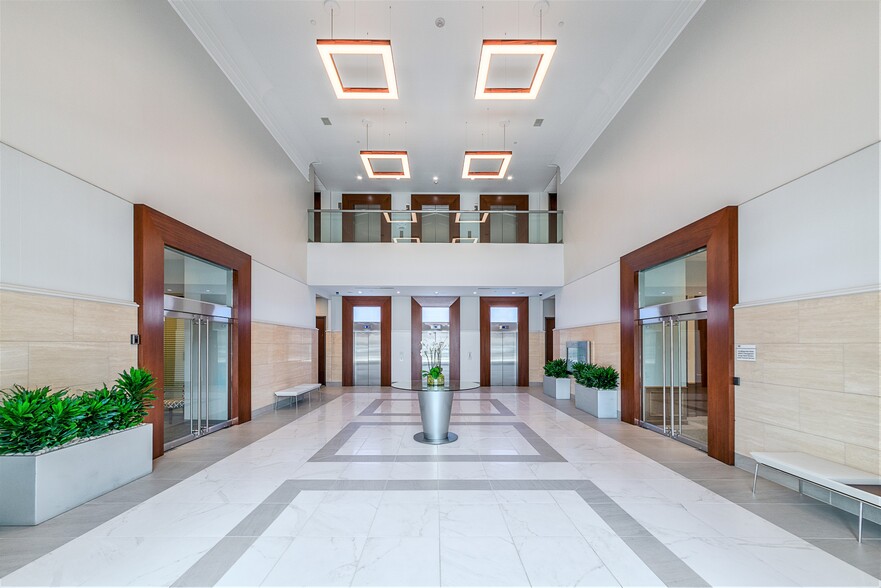 3860 W Northwest Hwy, Dallas, TX for lease - Interior Photo - Image 2 of 11