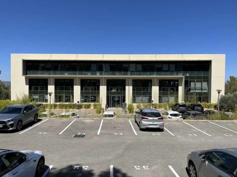 Office in Aix-en-Provence for lease - Building Photo - Image 1 of 7