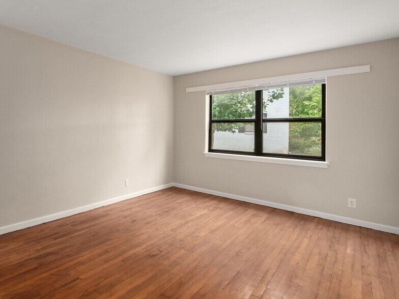 615 Biltmore Ave, Asheville, NC à vendre - Photo du bâtiment - Image 3 de 33