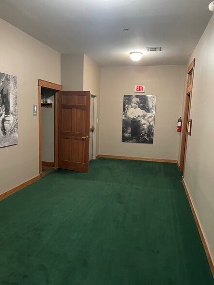 419 W Broadway St, Muskogee, OK for lease - Building Photo - Image 3 of 11