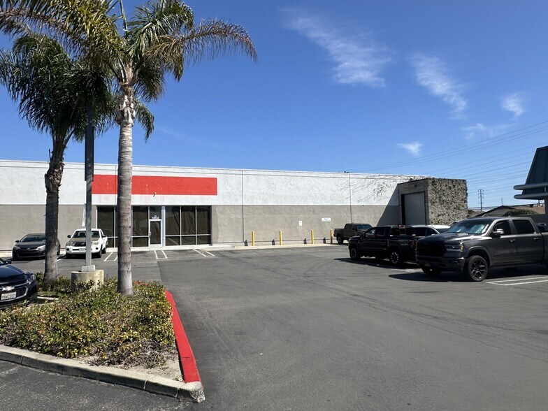 19002-19148 Brookhurst St, Huntington Beach, CA à louer - Photo du bâtiment - Image 3 de 6