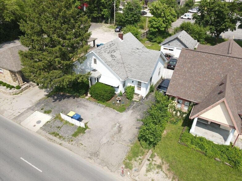 4441 N Franklin Rd, Lawrence, IN à vendre - Photo du bâtiment - Image 2 de 4