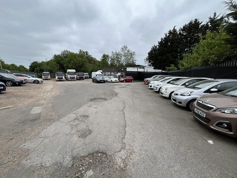 Barnet Bypass, South Mimms à louer - Photo du bâtiment - Image 3 de 7