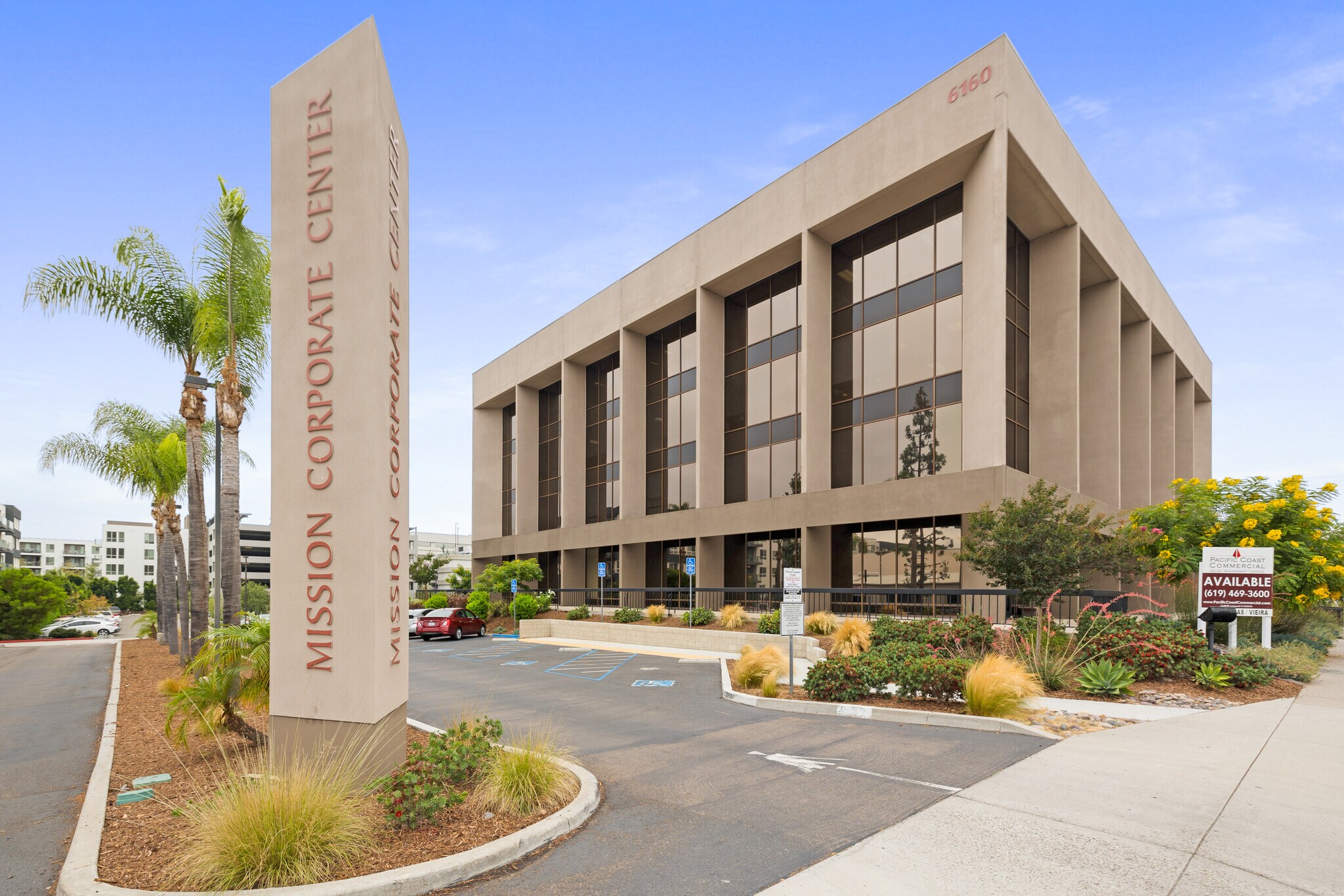 6160 Mission Gorge Rd, San Diego, CA à louer Photo principale- Image 1 de 34