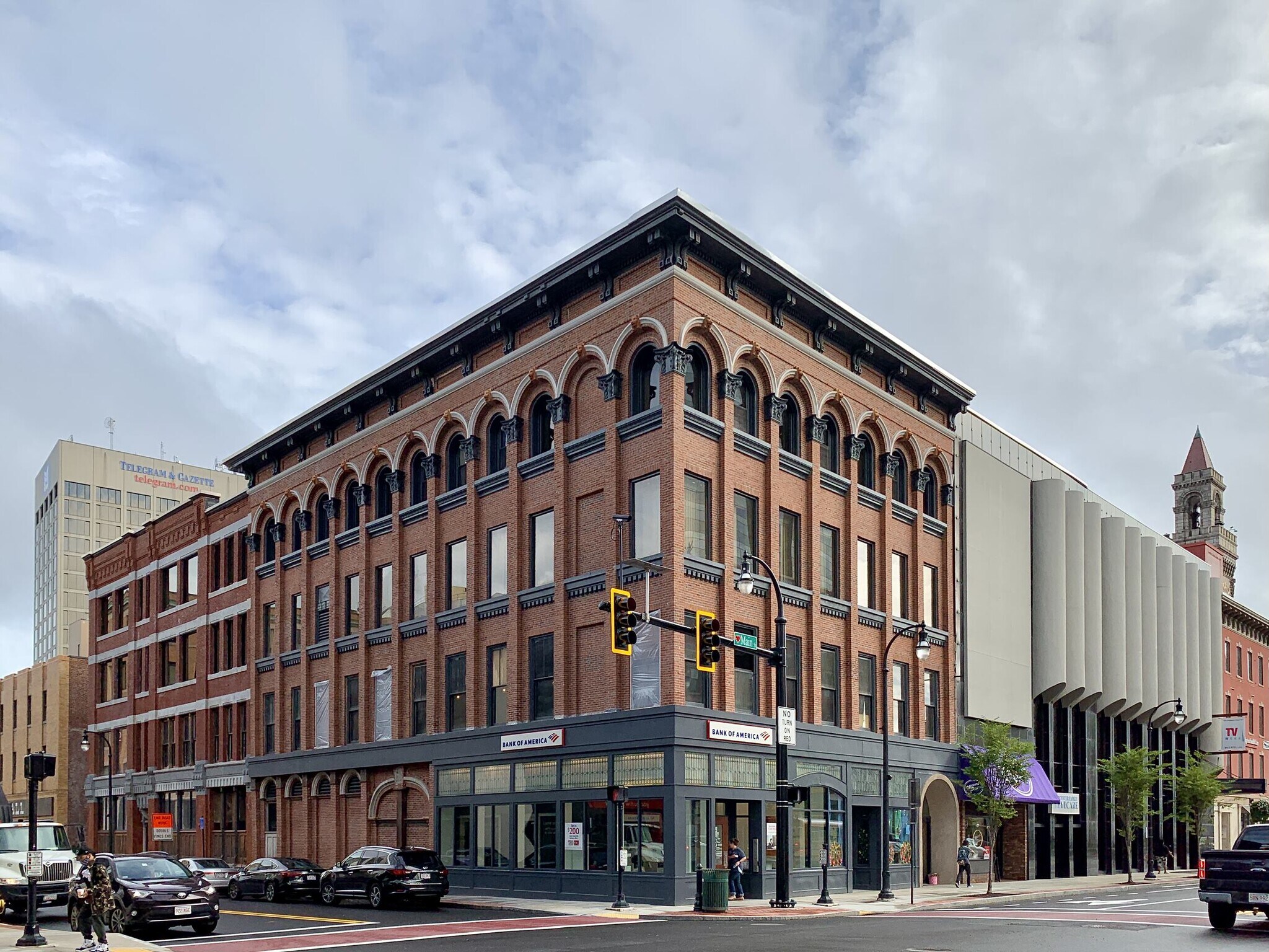 401-407 Main St, Worcester, MA à louer Photo du bâtiment- Image 1 de 2