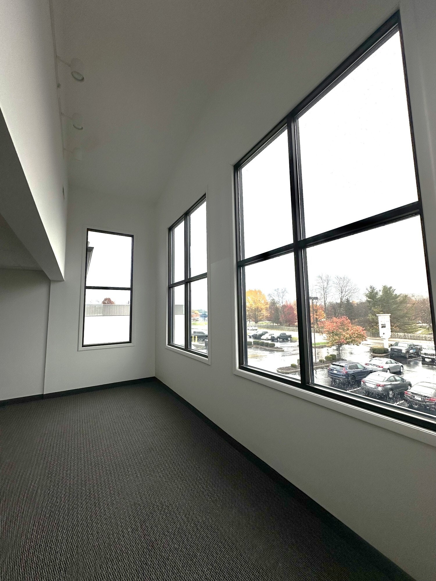 3631 Brookwall Dr, Akron, OH for lease Interior Photo- Image 1 of 2