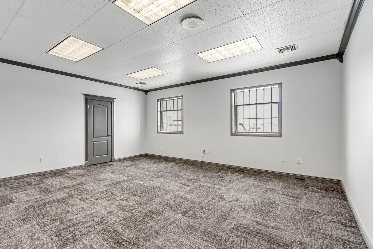 2550 Washington Blvd, Ogden, UT for lease Interior Photo- Image 1 of 5