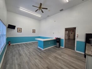 19800 Veterans Blvd, Port Charlotte, FL for lease Interior Photo- Image 2 of 5