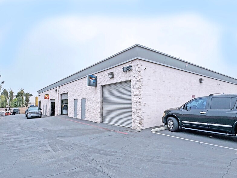 1685 Arrow Rt, Upland, CA à vendre - Photo du bâtiment - Image 1 de 14